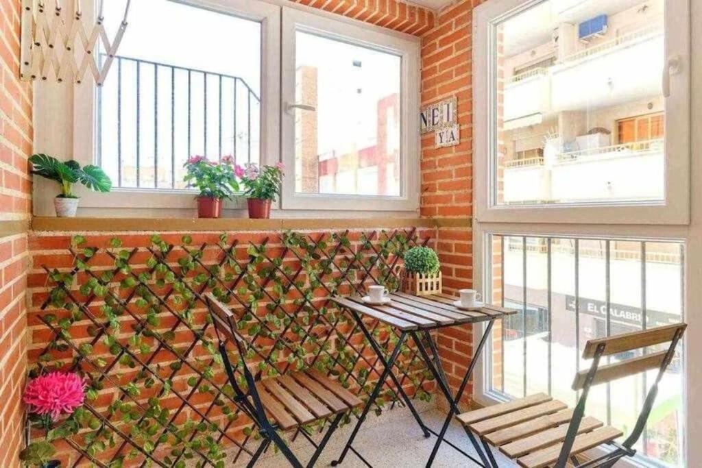 Flamenco Chill Apartment Torrevieja Esterno foto